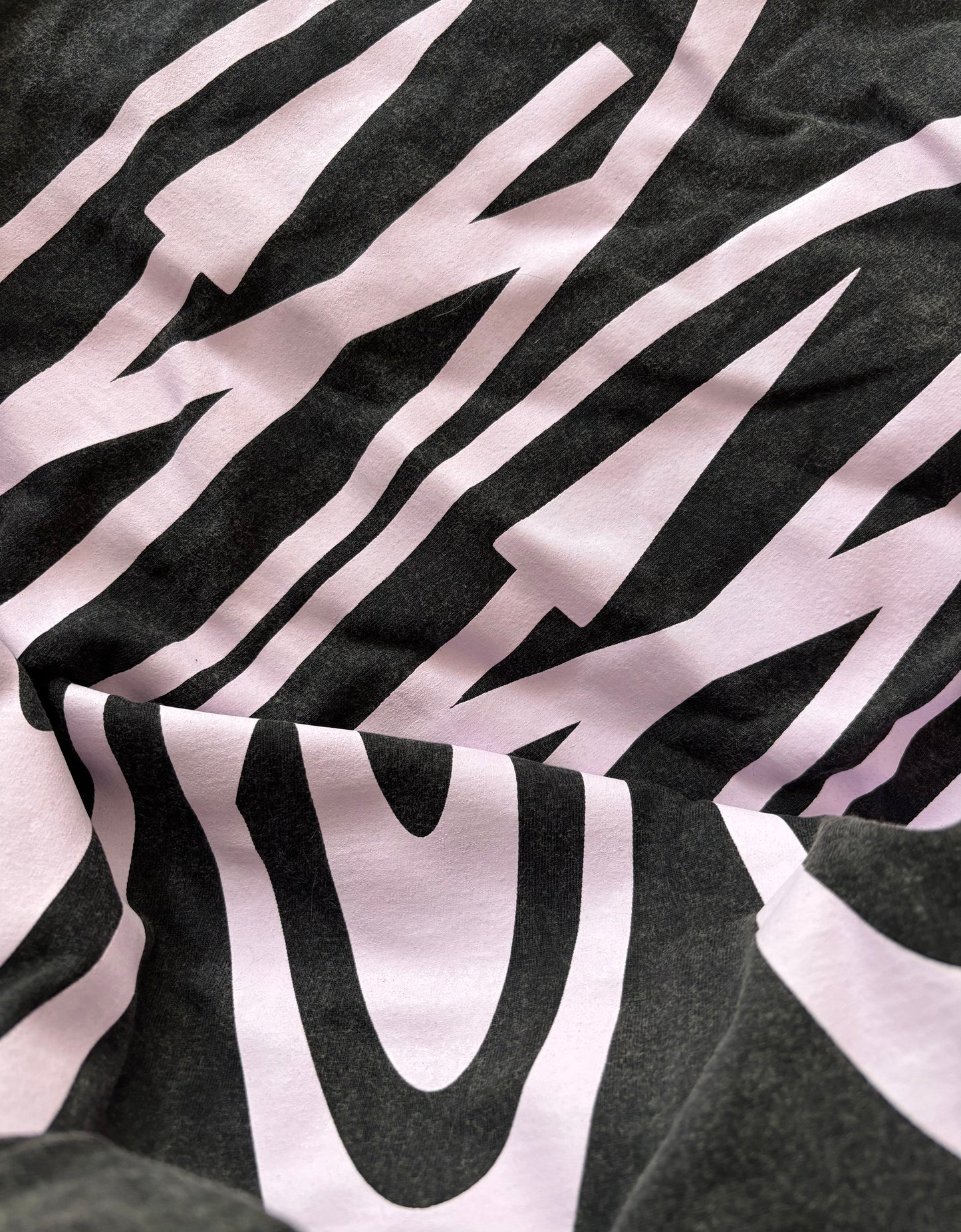 Sin Retorno T-Shirt Negra Washed Lila